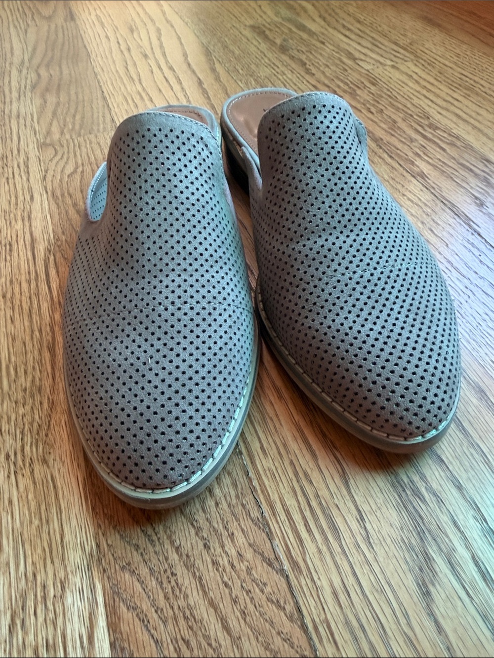 Indigo Rd Taupe Perforated Mule Loafers Block Heel Shoes Size 8